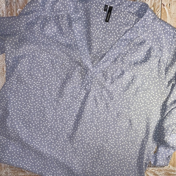 🙋🏼‍♀️Maurices Periwinkle Polka Dot Blouse🙋🏼‍♀️~large - Picture 3 of 5